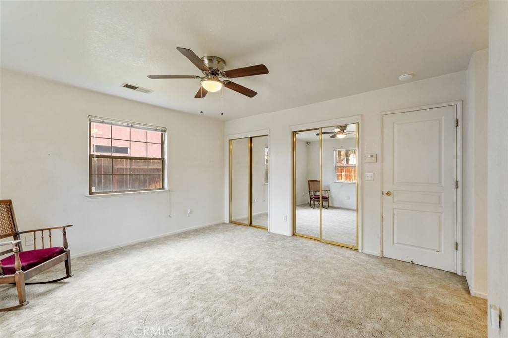 952 Upp Ct, Hanford, CA 93230