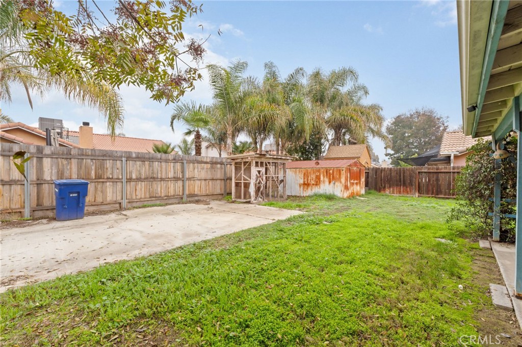 952 Upp Ct, Hanford, CA 93230