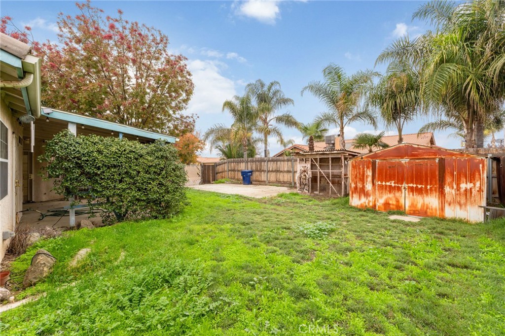 952 Upp Ct, Hanford, CA 93230