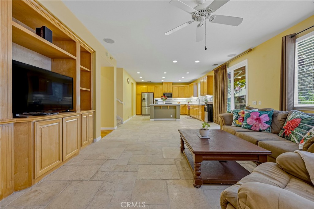 1258 Avignon, Merced, CA 95348