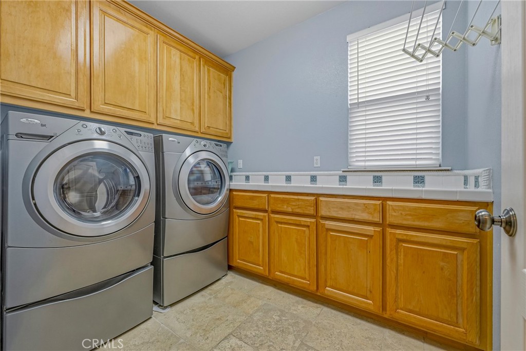 1258 Avignon, Merced, CA 95348