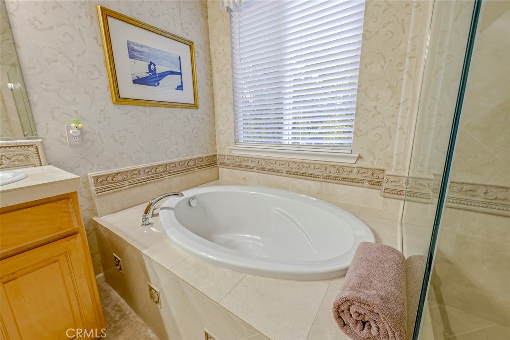 1258 Avignon, Merced, CA 95348