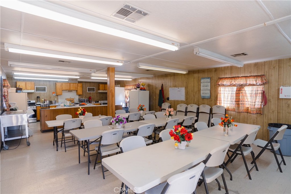 21562 Reynolds Ave, Dos Palos, CA 93620