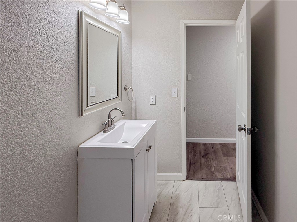 16486 Mahogany Way, Delhi, CA 95315