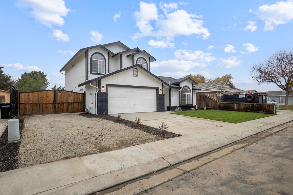 1743 Woodworth Ave, Modesto, CA 95351