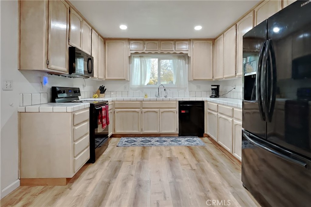 1947 Shadow Park Dr., Turlock, CA 95380