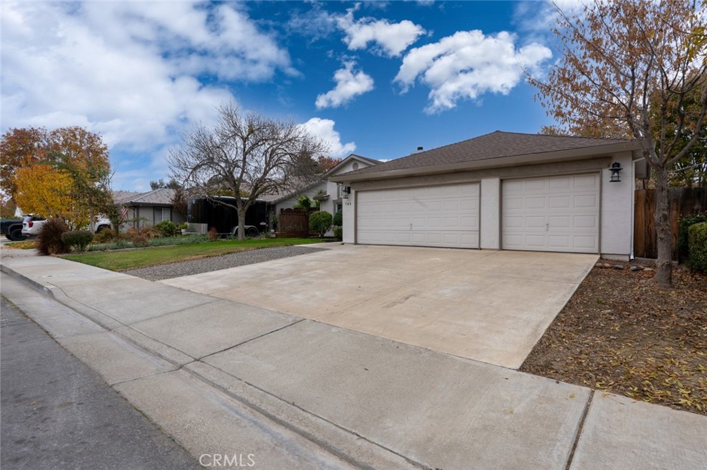 744 Bluff, Los Banos, CA 93635