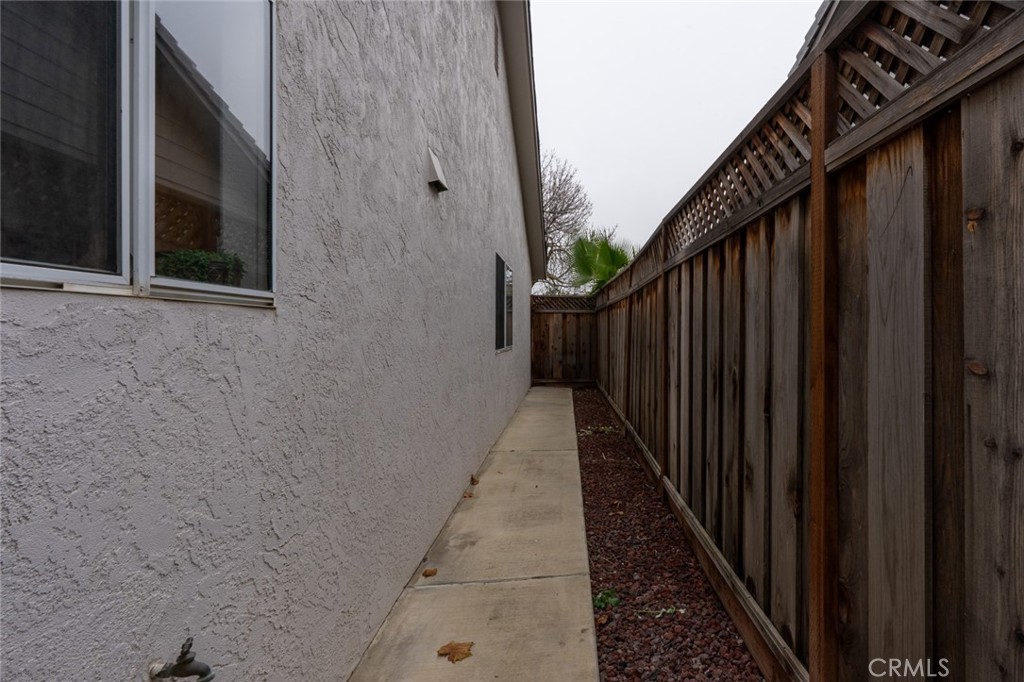 744 Bluff, Los Banos, CA 93635