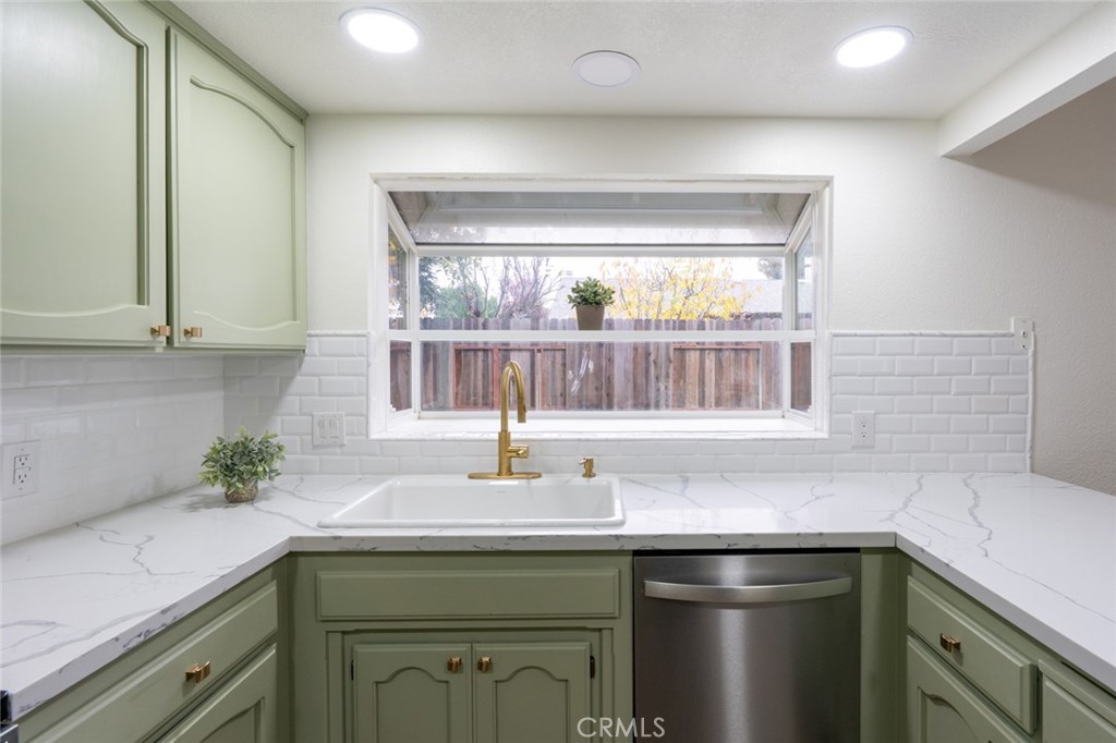 899 La Jolla Way, Merced, CA 95348