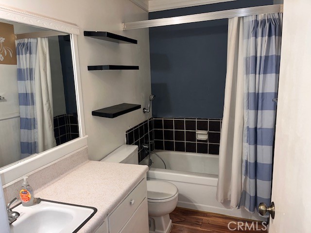 1880 Barnett, Merced, CA 95340