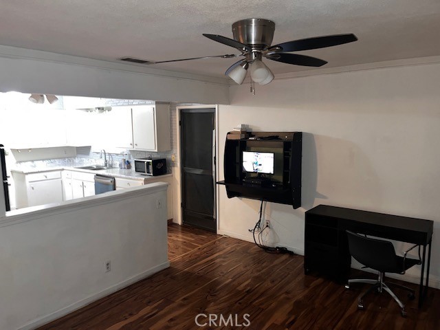 1880 Barnett, Merced, CA 95340