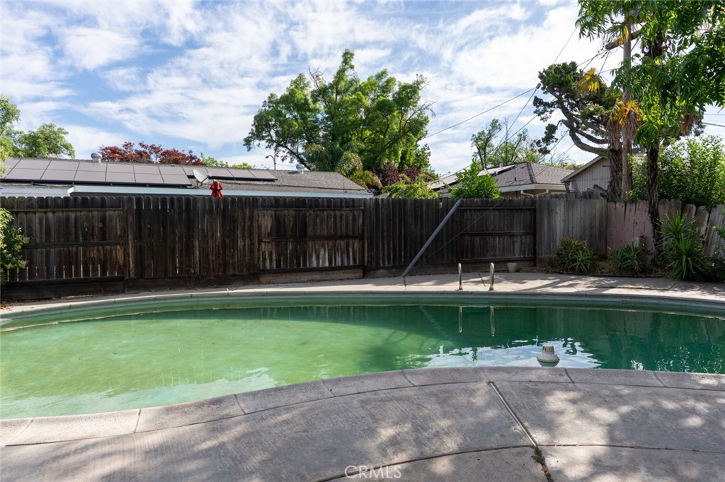 635 Brookdale, Merced, CA 95340