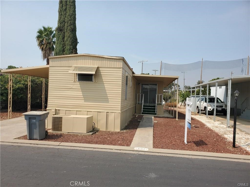 2240 Golden Oak Ln #132, Merced, CA 95341