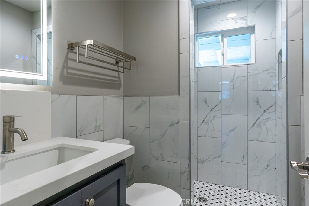 1821 W 8th St, Merced, CA 95341