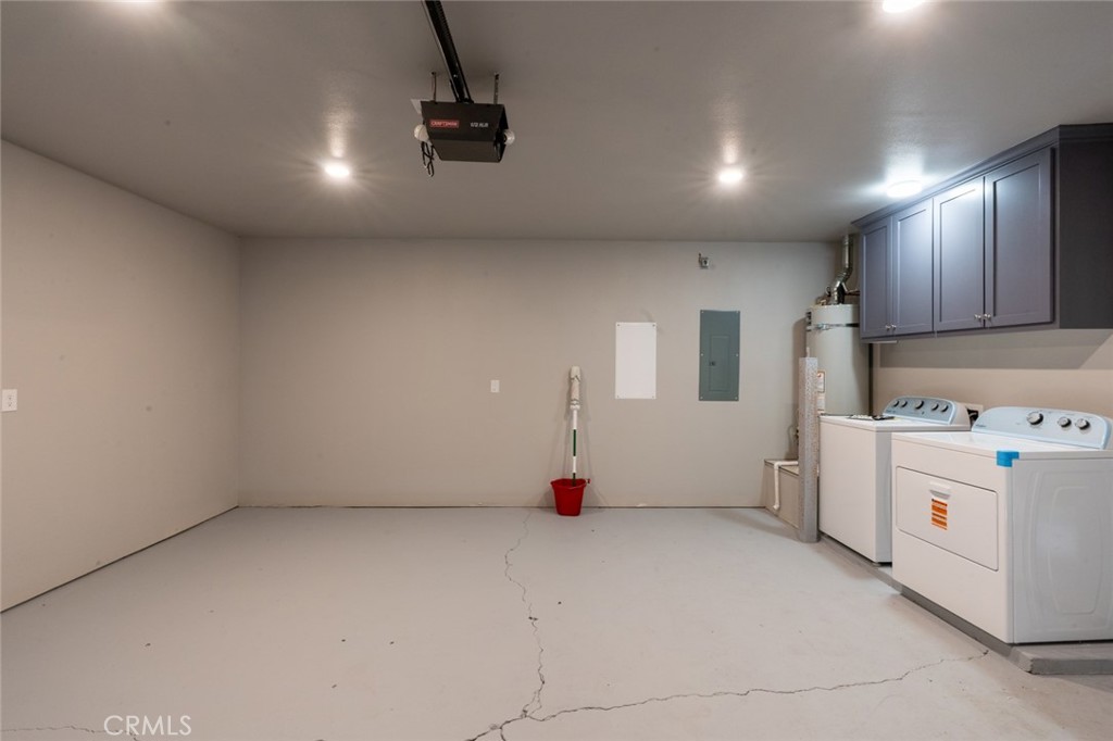 1821 W 8th St, Merced, CA 95341