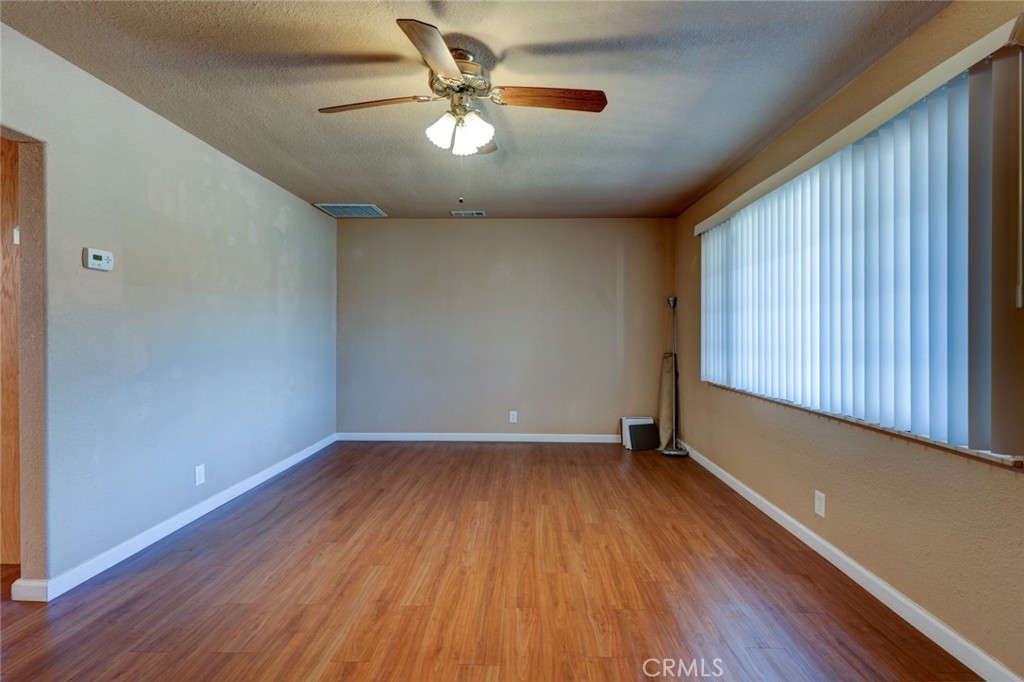 1402 S Nevada Ave, Los Banos, CA 93635