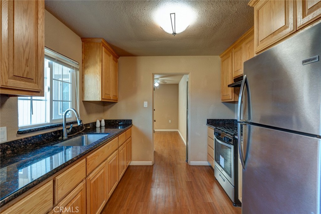 1402 S Nevada Ave, Los Banos, CA 93635