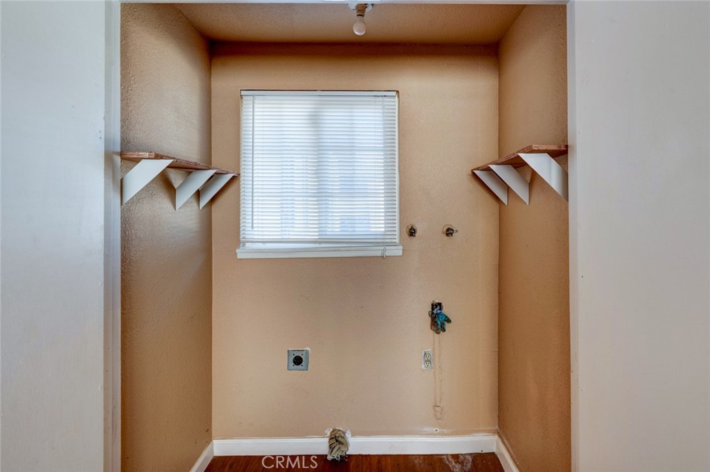 1402 S Nevada Ave, Los Banos, CA 93635