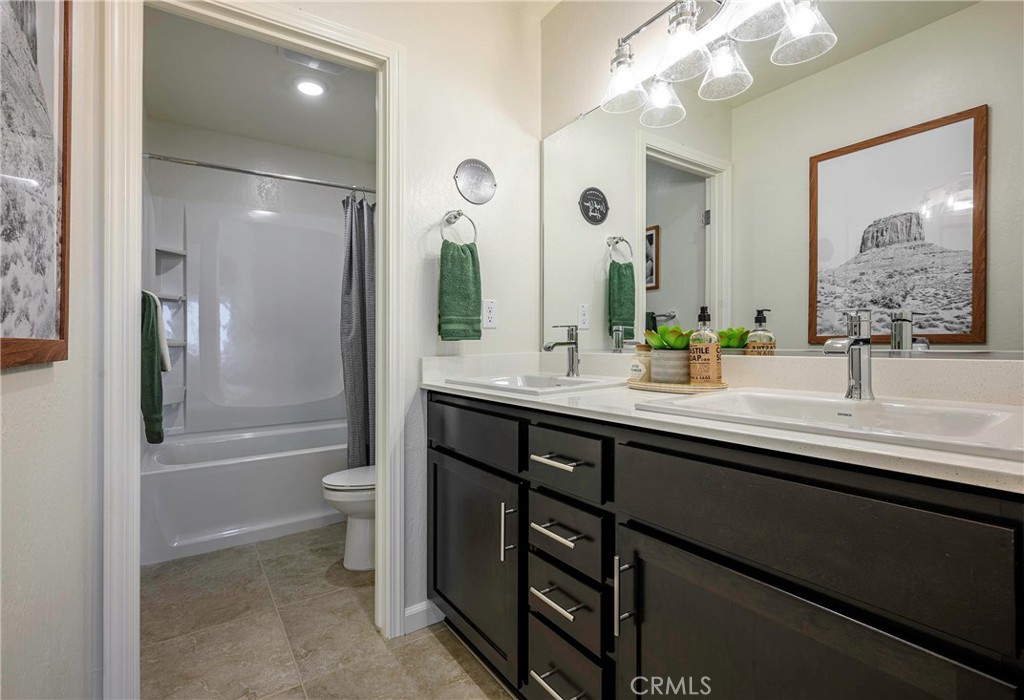 136 BLUEBERRY Ln #27 SH, Merced, CA 95341