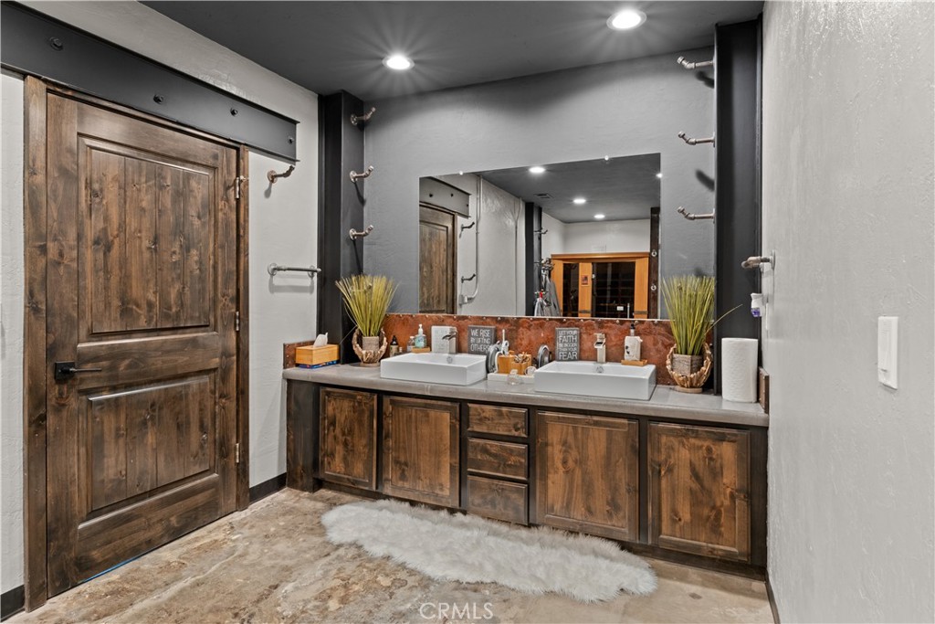 510 W Robertson, Chowchilla, CA 93610