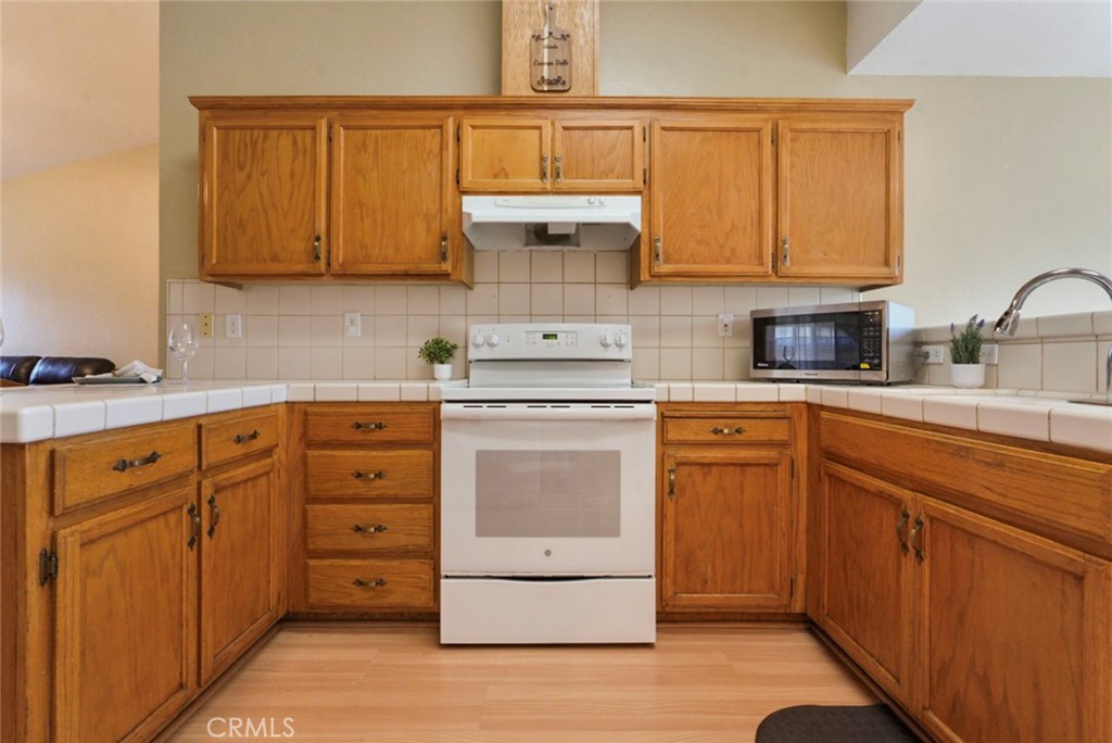 1874 Hartnell Ct, Los Banos, CA 93635