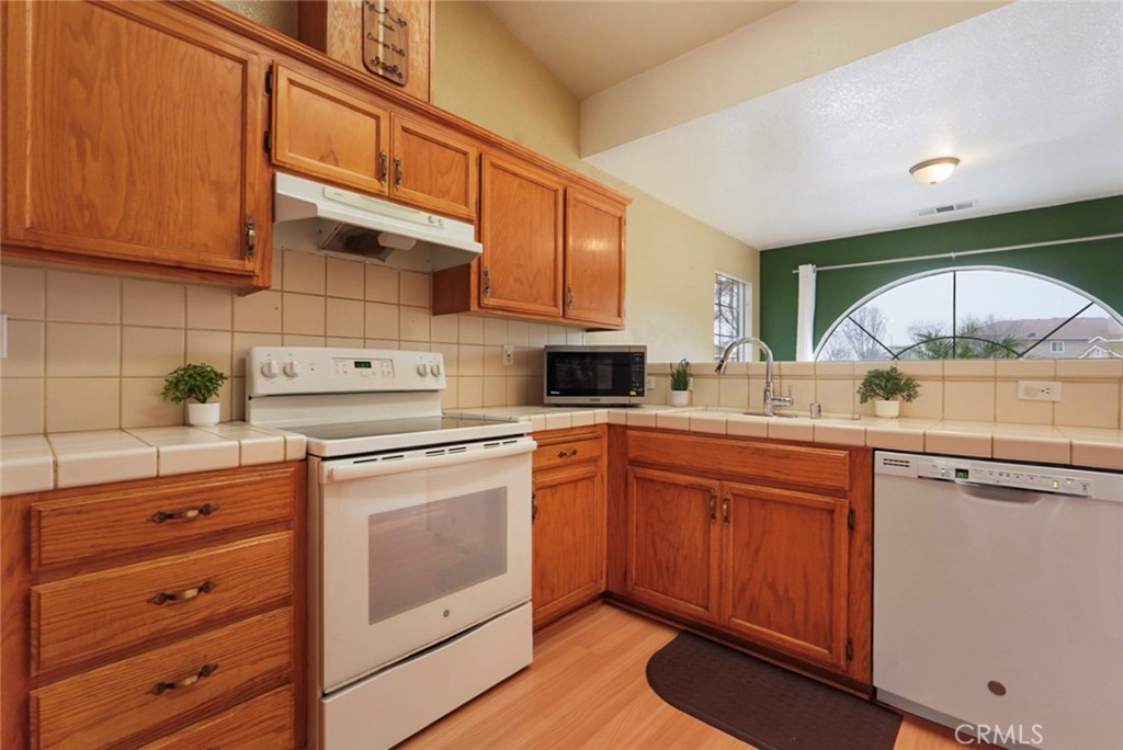 1874 Hartnell Ct, Los Banos, CA 93635