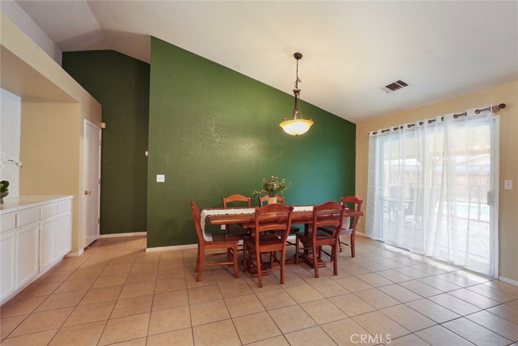 1874 Hartnell Ct, Los Banos, CA 93635