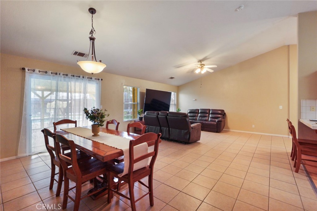 1874 Hartnell Ct, Los Banos, CA 93635