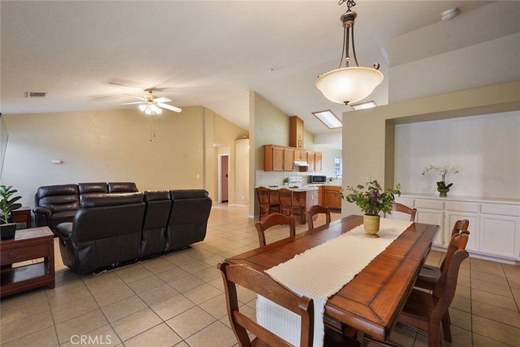 1874 Hartnell Ct, Los Banos, CA 93635