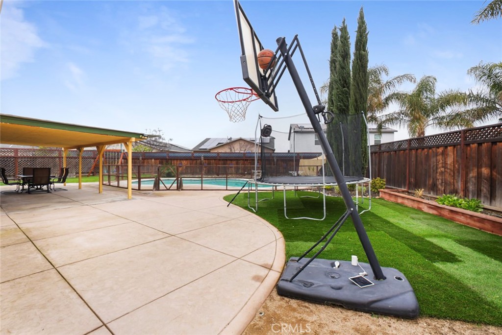 1874 Hartnell Ct, Los Banos, CA 93635