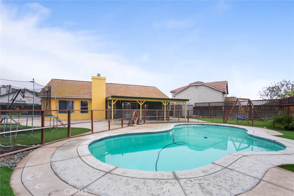 1874 Hartnell Ct, Los Banos, CA 93635