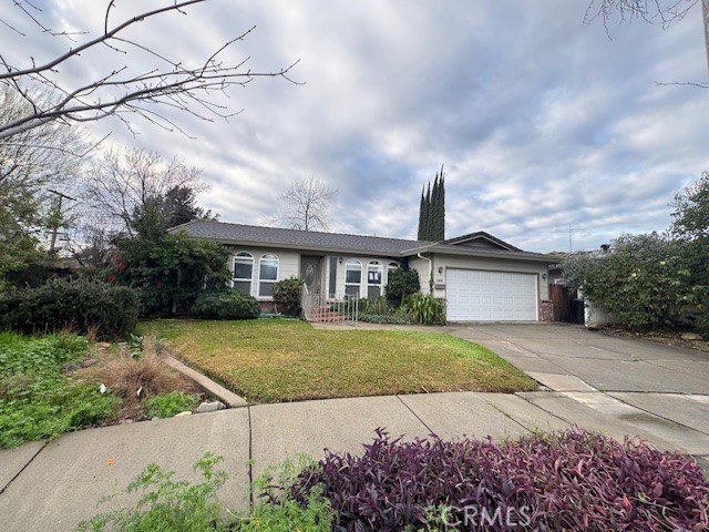 1300 Kensington Dr, Merced, CA 95340