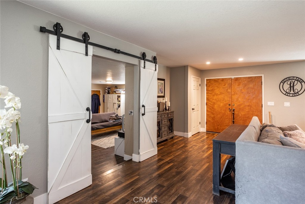 9337 Creekside Ln, Modesto, CA 95357