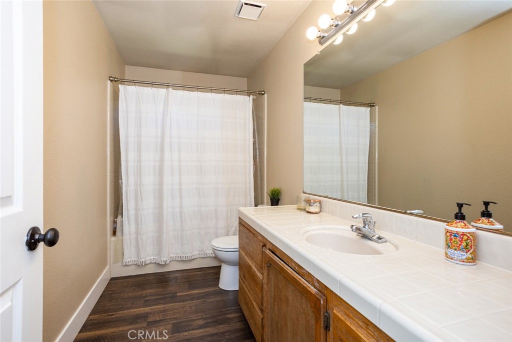 9337 Creekside Ln, Modesto, CA 95357