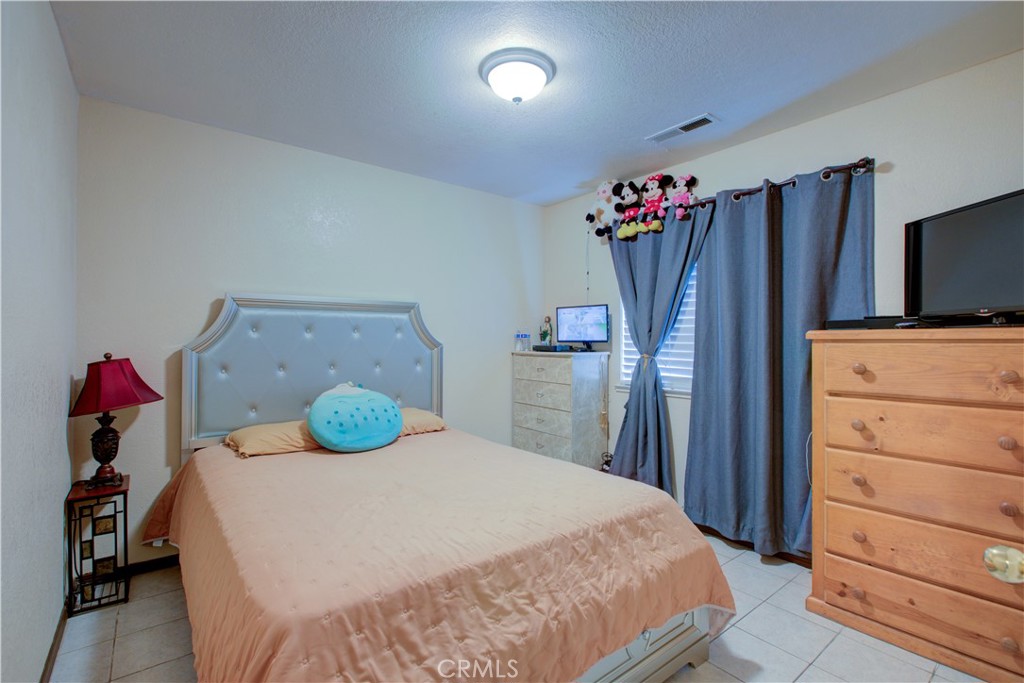 49 W Swallow, Merced, CA 95341