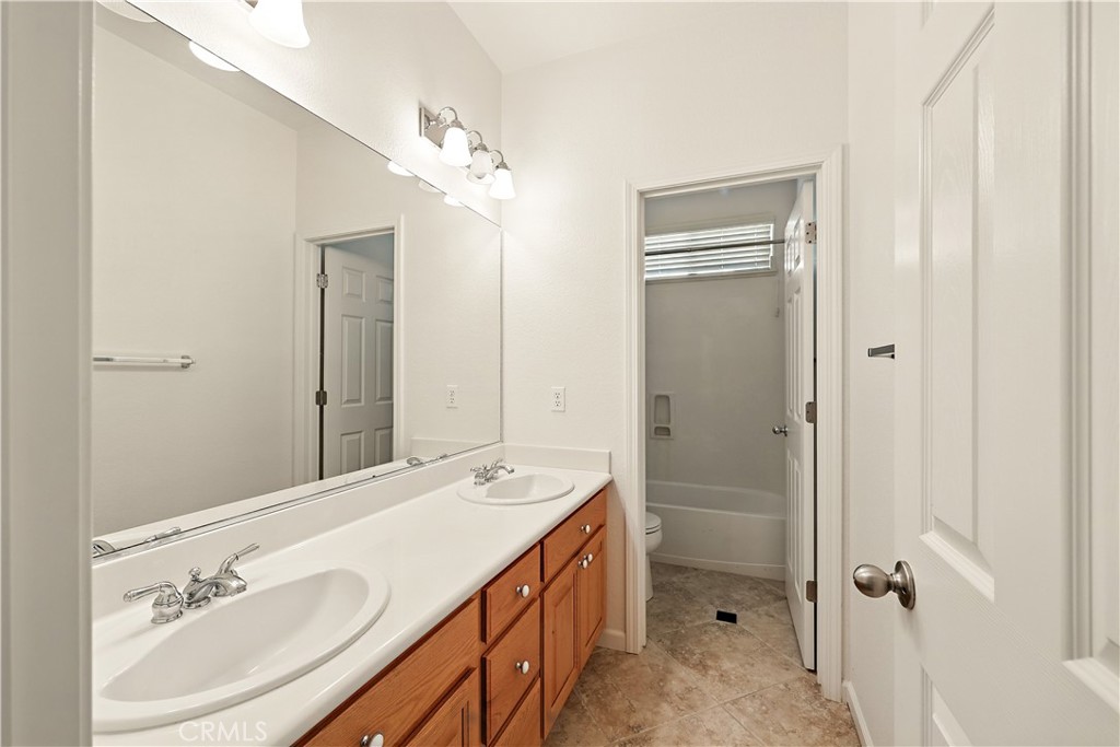 14510 Spyglass Cir, Chowchilla, CA 93610