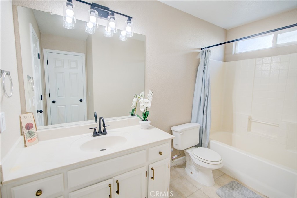 3546 Paseo Verde Ave, Merced, CA 95348