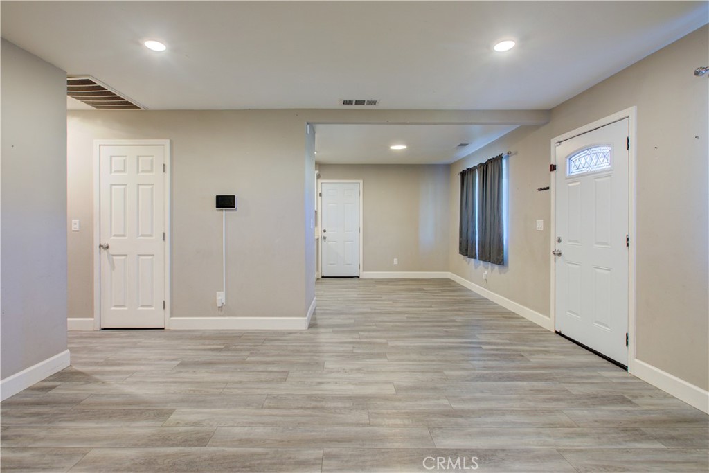 8822 Globe Ave, Dos Palos, CA 93620