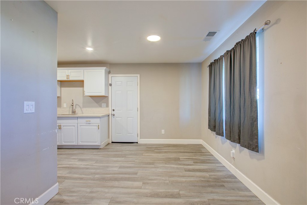 8822 Globe Ave, Dos Palos, CA 93620