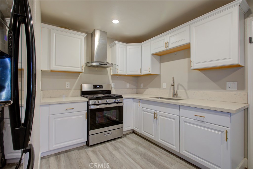 8822 Globe Ave, Dos Palos, CA 93620