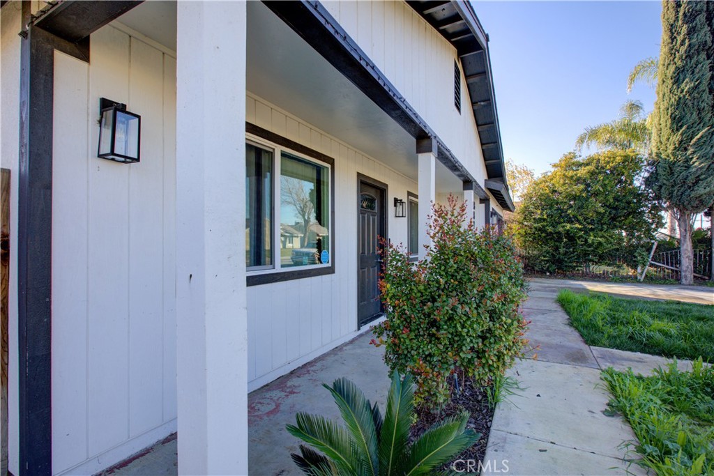 8822 Globe Ave, Dos Palos, CA 93620