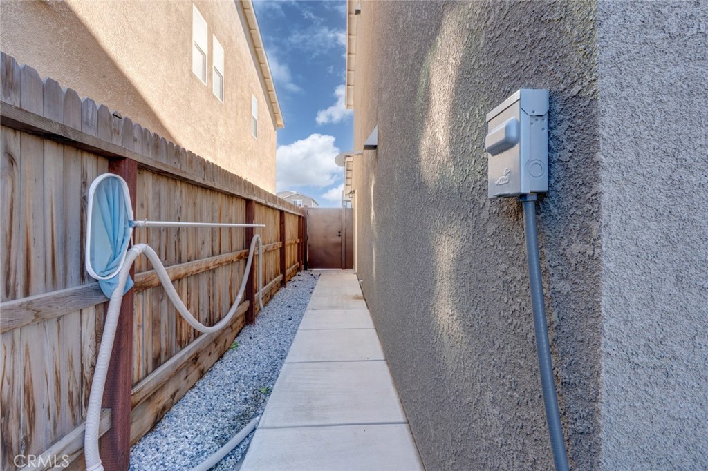 753 Heitz Way, Merced, CA 95348