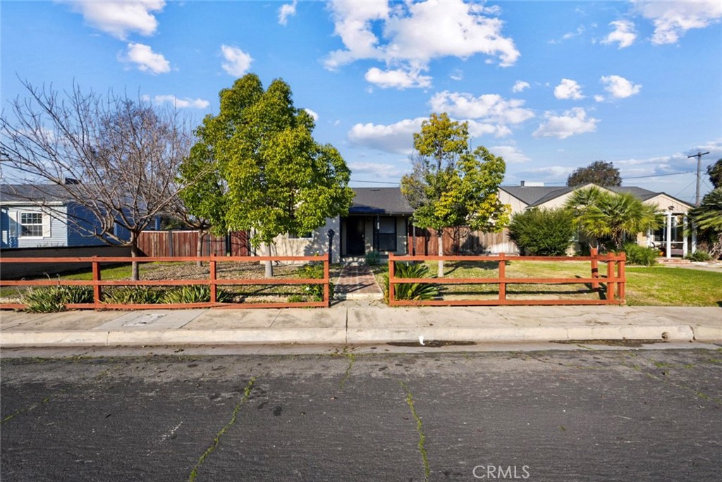 1899 Union, Merced, CA 95340