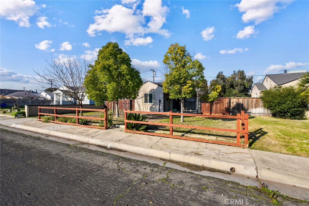 1899 Union, Merced, CA 95340