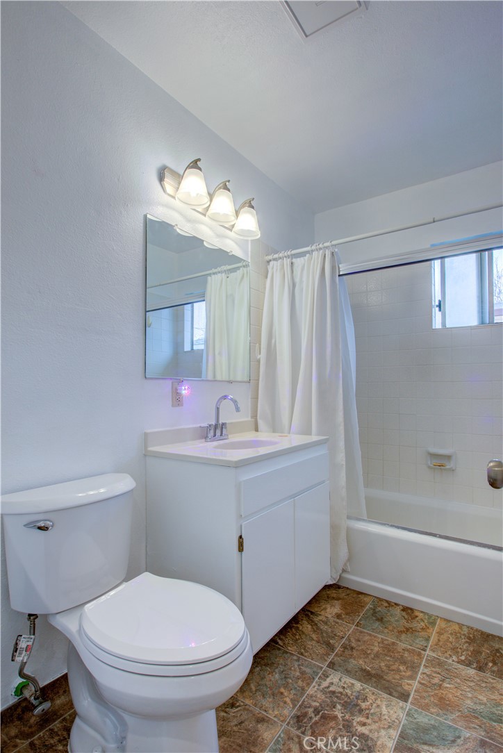 1251 W 9th, Merced, CA 95341