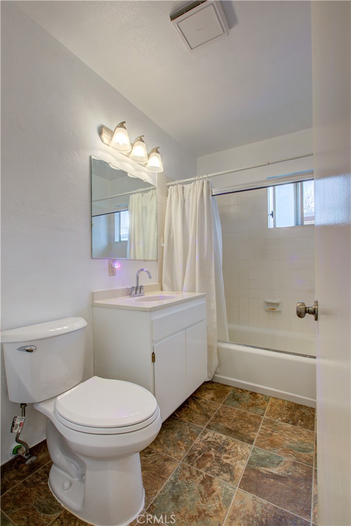 1251 W 9th, Merced, CA 95341