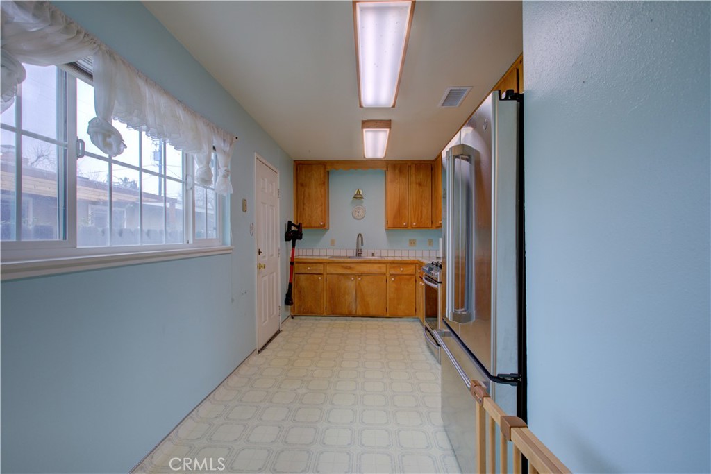 1251 W 9th, Merced, CA 95341