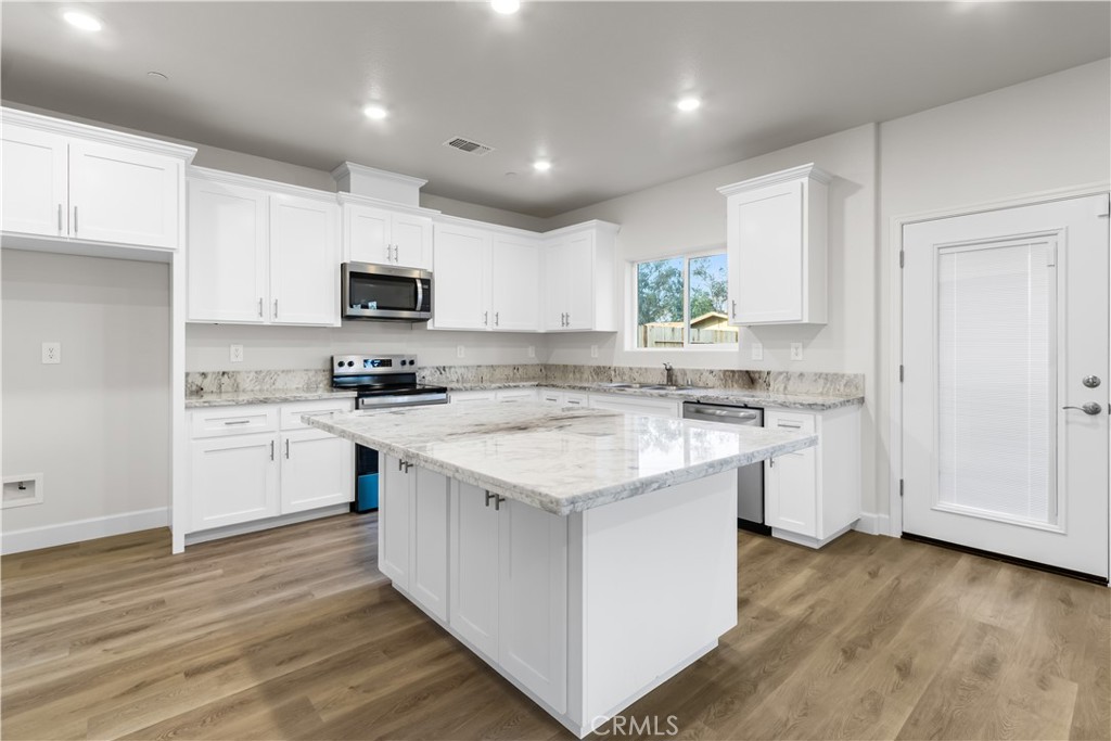 2955 Capella, Merced, CA 95341