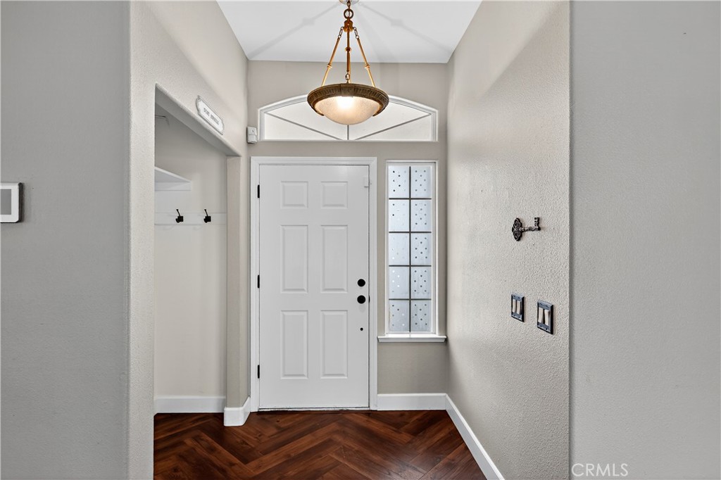 724 Robin Dr, Merced, CA 95340