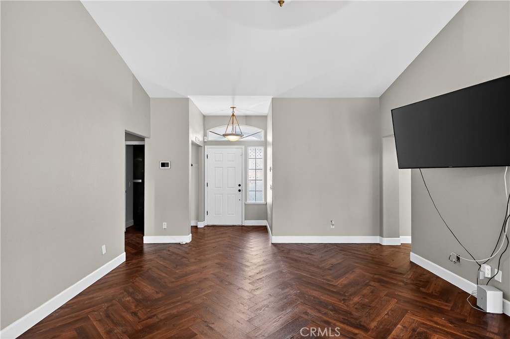 724 Robin Dr, Merced, CA 95340